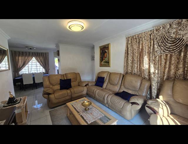 4 BEDROOM FREEHOLD FOR SALE IN ALBERTSDAL